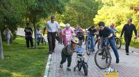 همایش دوچرخه سواری به مناسبت گرامی‌داشت شهدای مدرسه میناب