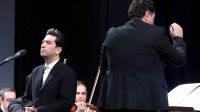ببینید|«والصبح»؛ محمد معتمدی در بدرقه رهبر شهید خواند