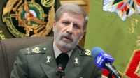 فرمانده کل ارتش: ملت ایران در برابر دشمنان تسلیم نمی‌شود